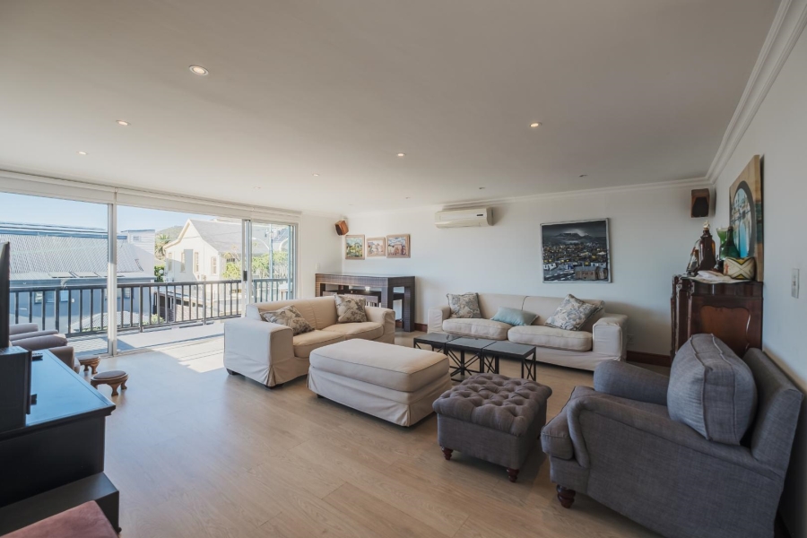 4 Bedroom Property for Sale in Fresnaye Western Cape